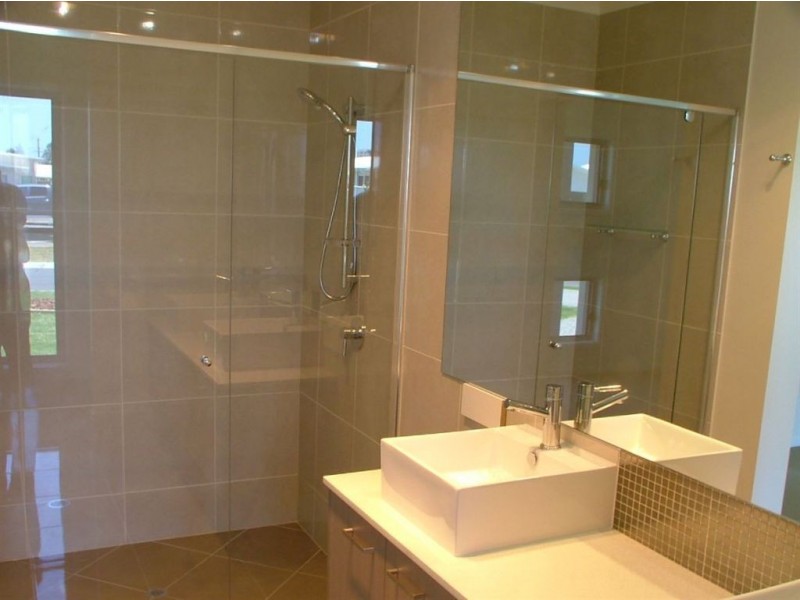 18 Echo Street, Pelican Waters QLD 4551