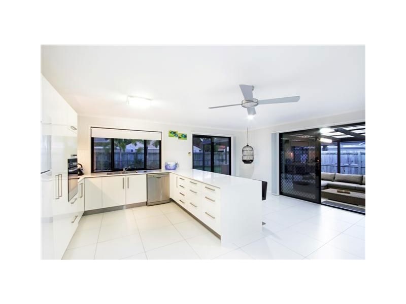 3 Lang Street, Pelican Waters QLD 4551