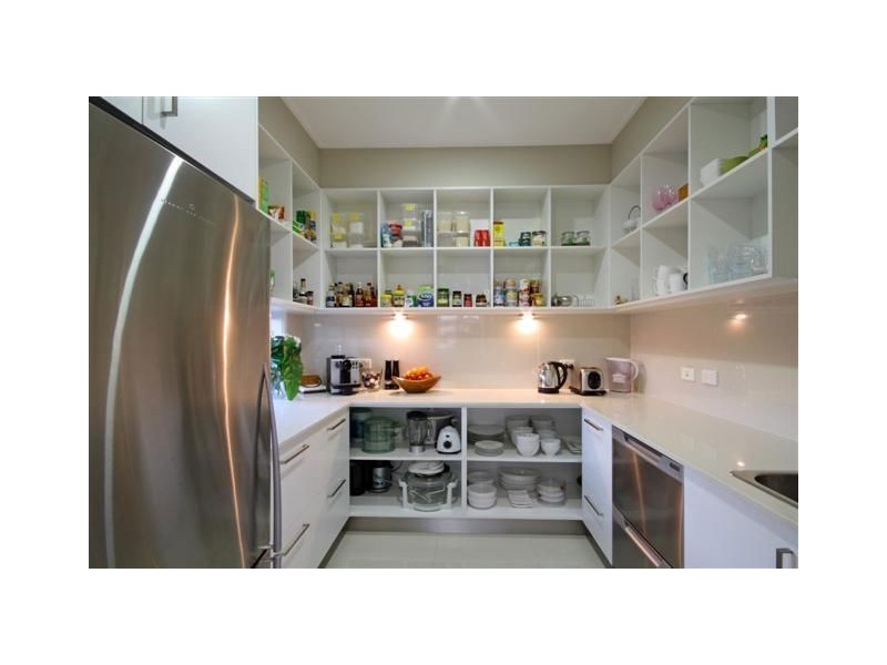 1 Sea Glint Place, Pelican Waters QLD 4551