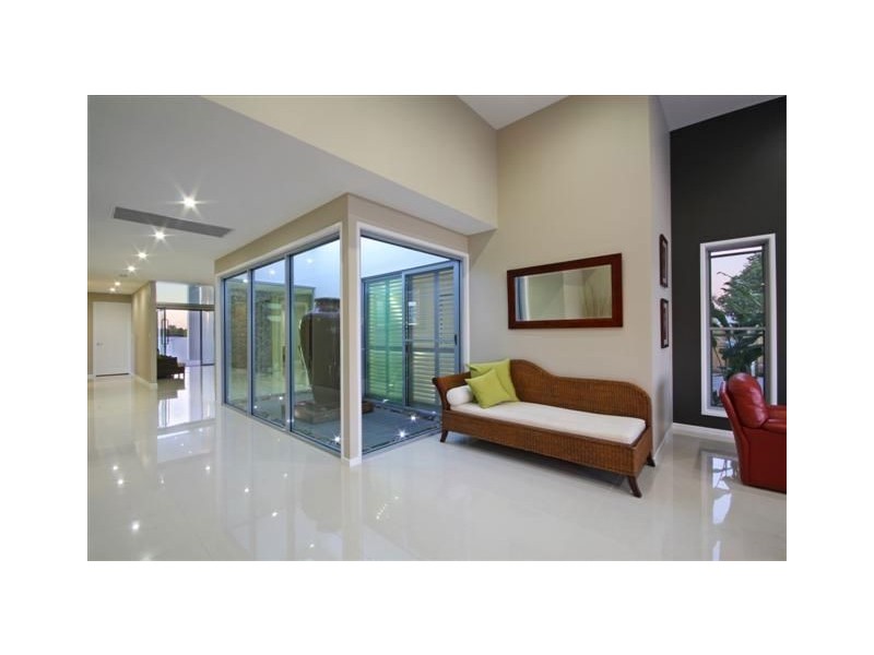 1 Sea Glint Place, Pelican Waters QLD 4551