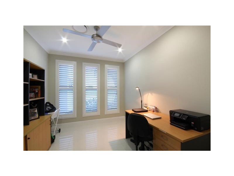 1 Sea Glint Place, Pelican Waters QLD 4551