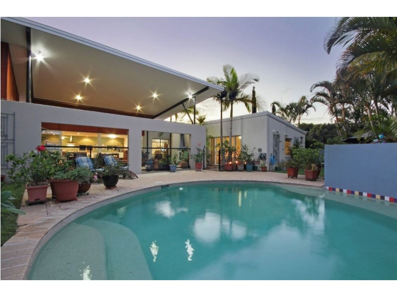 4 Finnegan Place, Pelican Waters QLD 4551