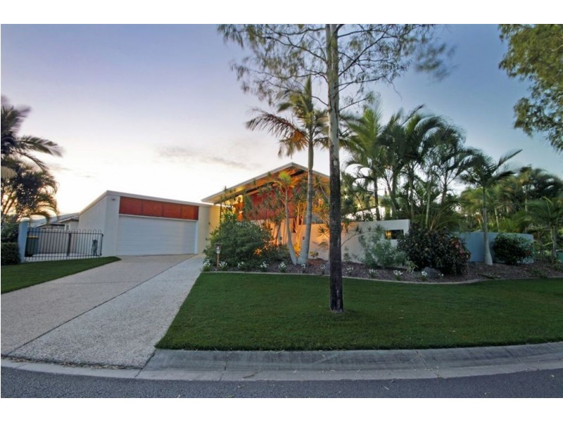 4 Finnegan Place, Pelican Waters QLD 4551