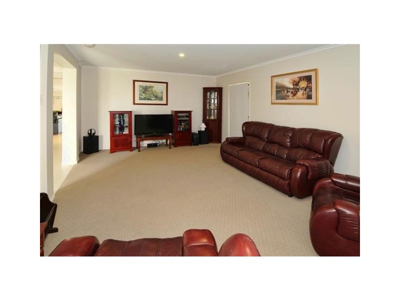 20 Whitehaven Way, Pelican Waters QLD 4551