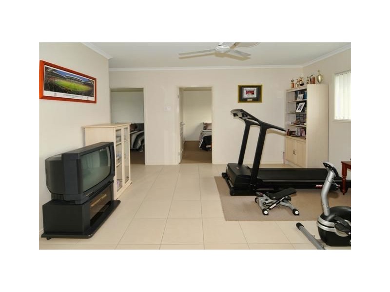 20 Whitehaven Way, Pelican Waters QLD 4551