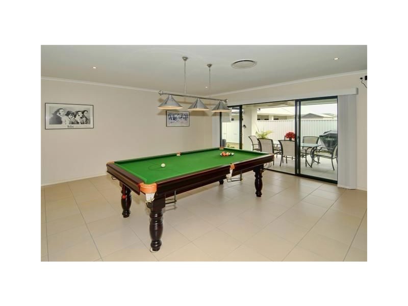 20 Whitehaven Way, Pelican Waters QLD 4551