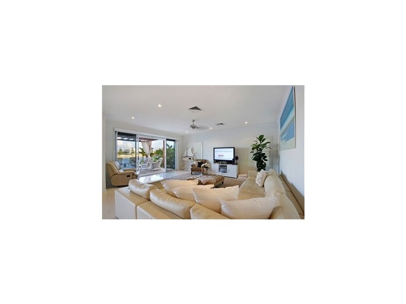 32 Westholme Circuit, Pelican Waters QLD 4551