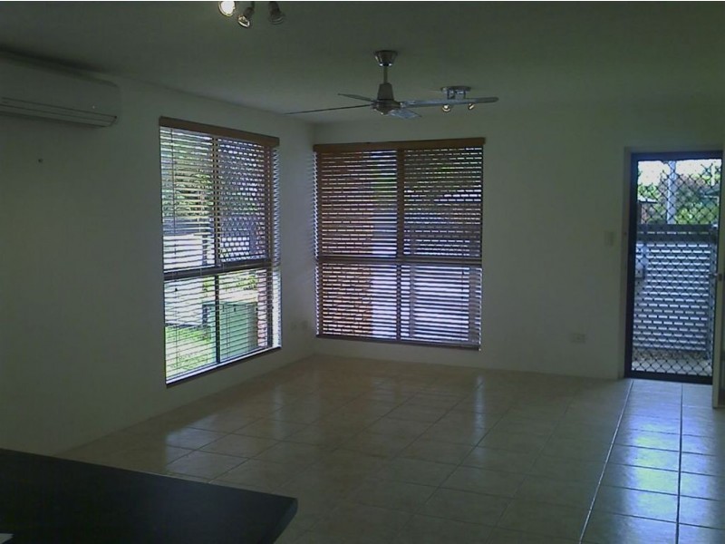 2/7 Farlow Street, Currimundi QLD 4551