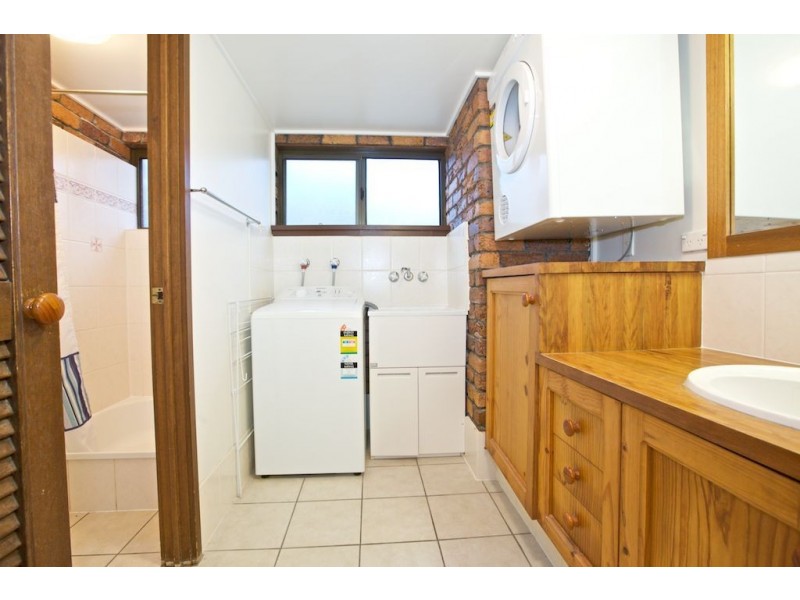 2/7 Warne Terrace, Kings Beach QLD 4551