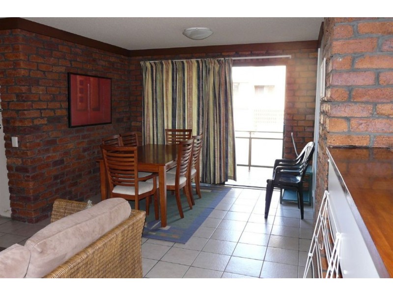 2/7 Warne Terrace, Kings Beach QLD 4551
