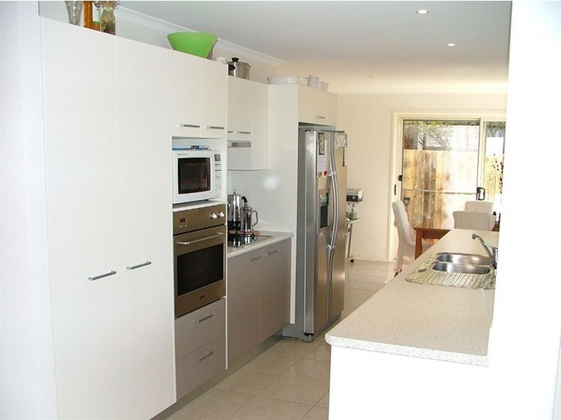 1/8 Fourth Avenue, Caloundra QLD 4551