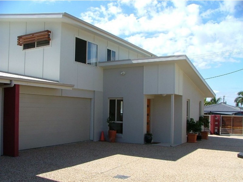 1/8 Fourth Avenue, Caloundra QLD 4551