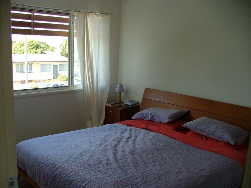 1/8 Fourth Avenue, Caloundra QLD 4551