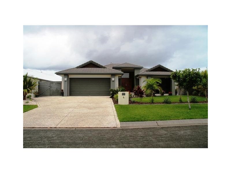 4 Annabelle Street, Pelican Waters QLD 4551