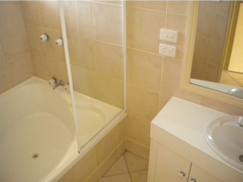 8/27 Burgess Street, Kings Beach QLD 4551