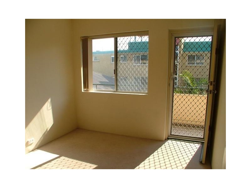 8/27 Burgess Street, Kings Beach QLD 4551