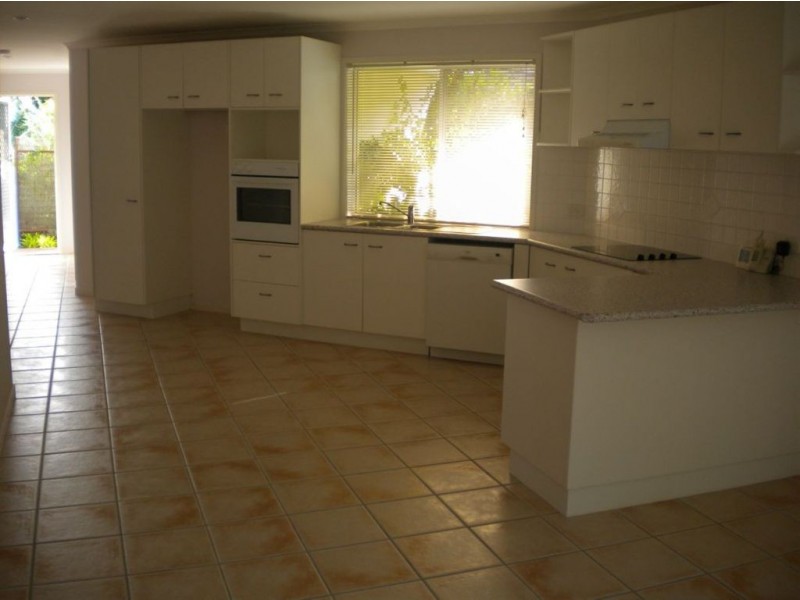 6 Clunie Street, Caloundra West QLD 4551