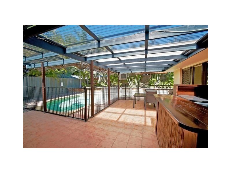 32 Browning Blvd, Battery Hill QLD 4551