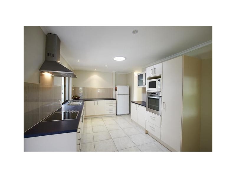 32 Browning Blvd, Battery Hill QLD 4551