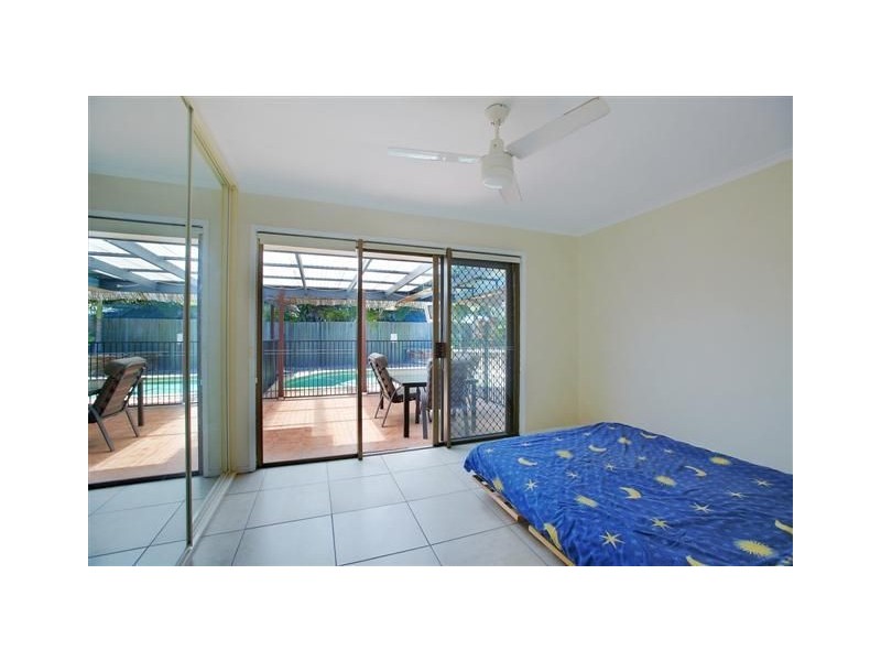 32 Browning Blvd, Battery Hill QLD 4551