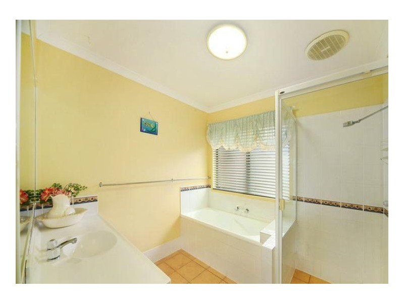 4 St James Court, Little Mountain QLD 4551
