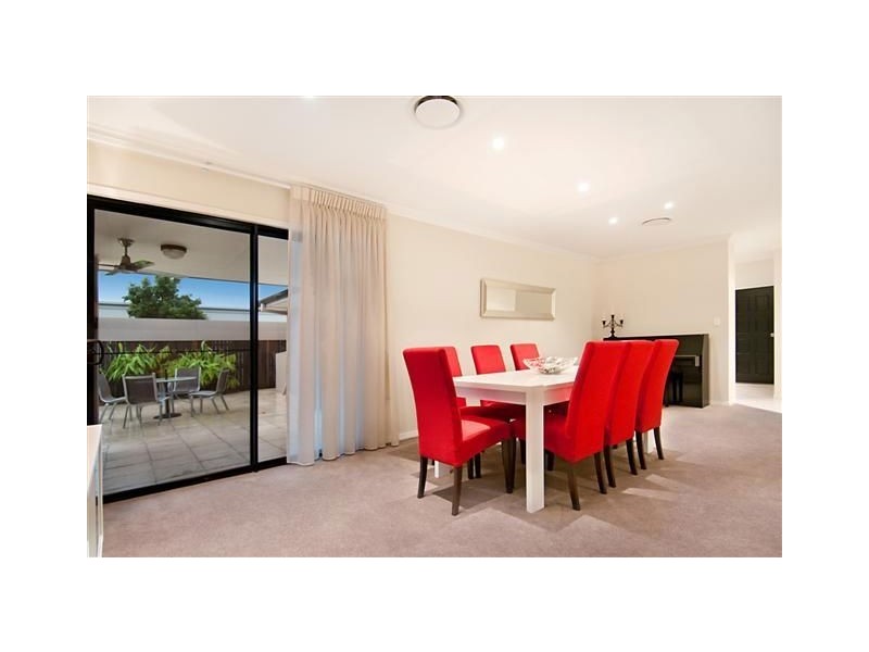 4 Quayline Close, Pelican Waters QLD 4551