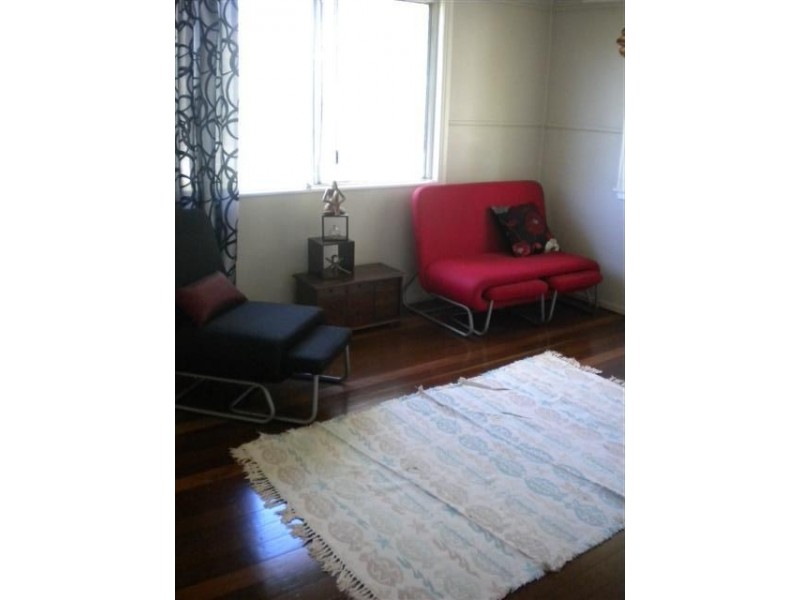 1/1 Mackay Street, Dicky Beach QLD 4551