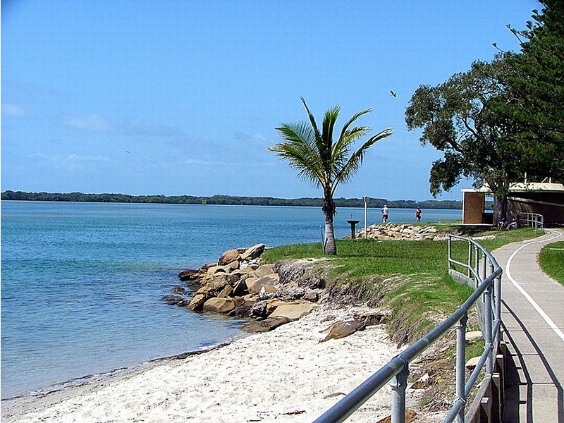 2/21 The Esplanade, Caloundra QLD 4551