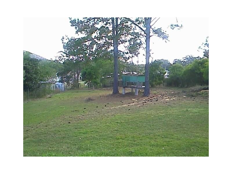 22 Nicholls Ave, Beerwah QLD 4519