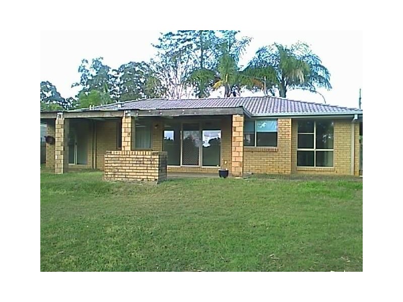 22 Nicholls Ave, Beerwah QLD 4519