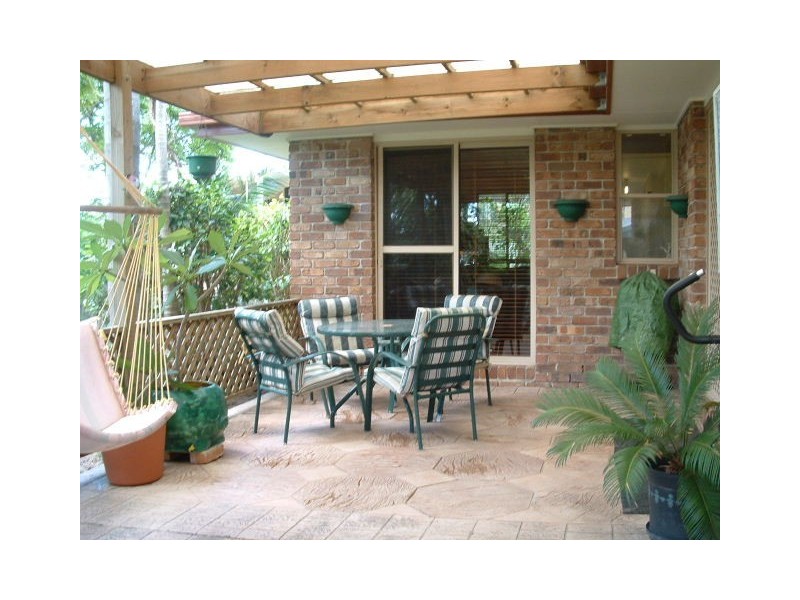 154 Universal Street, Pacific Pines QLD 4211