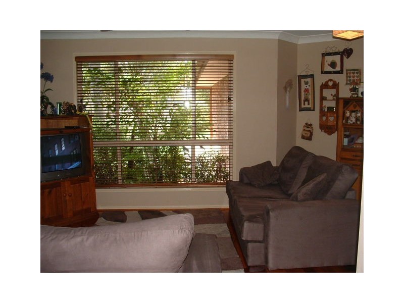 154 Universal Street, Pacific Pines QLD 4211