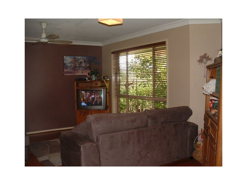 154 Universal Street, Pacific Pines QLD 4211