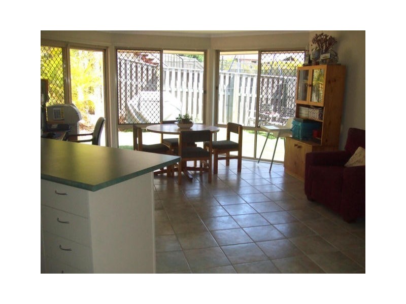 5 Hatutu Street, Pacific Pines QLD 4211