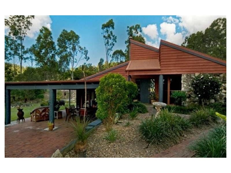 54 Holyrood Road, Maudsland QLD 4210