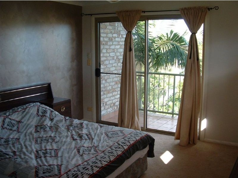 4/4 Koala Town Road, Upper Coomera QLD 4209