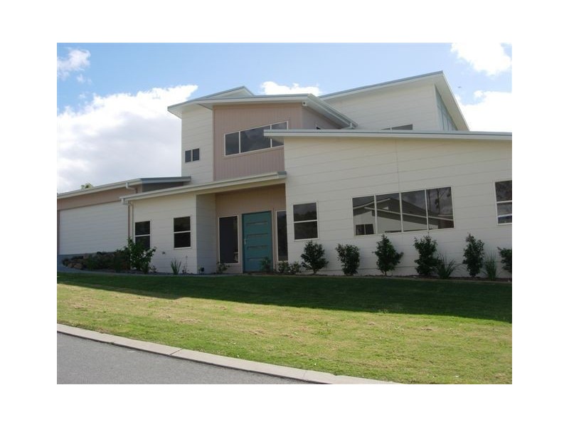 2 Kintail Lane, Coomera QLD 4209