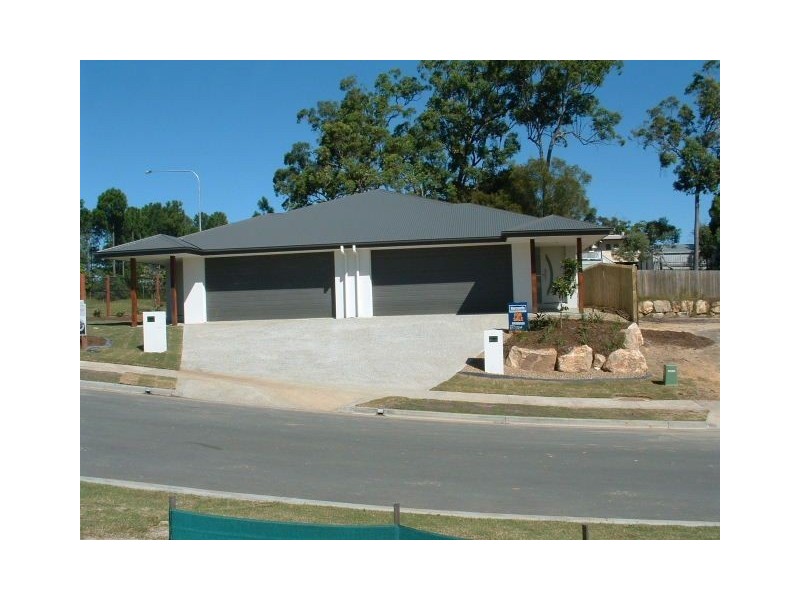 1/2 Henry Street, Coomera QLD 4209