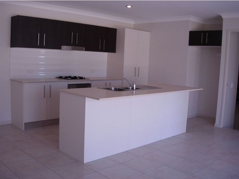 1/2 Henry Street, Coomera QLD 4209