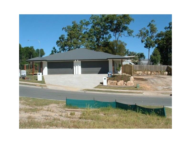 1/2 Henry Street, Coomera QLD 4209