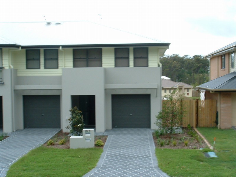 4/23 Seagreen Drive, Coomera QLD 4209