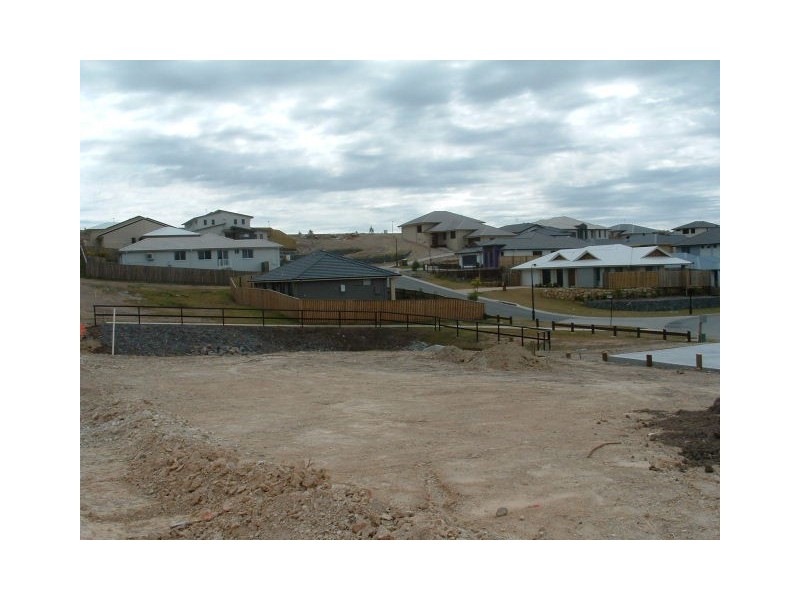 27 Barrington St, Upper Coomera QLD 4209