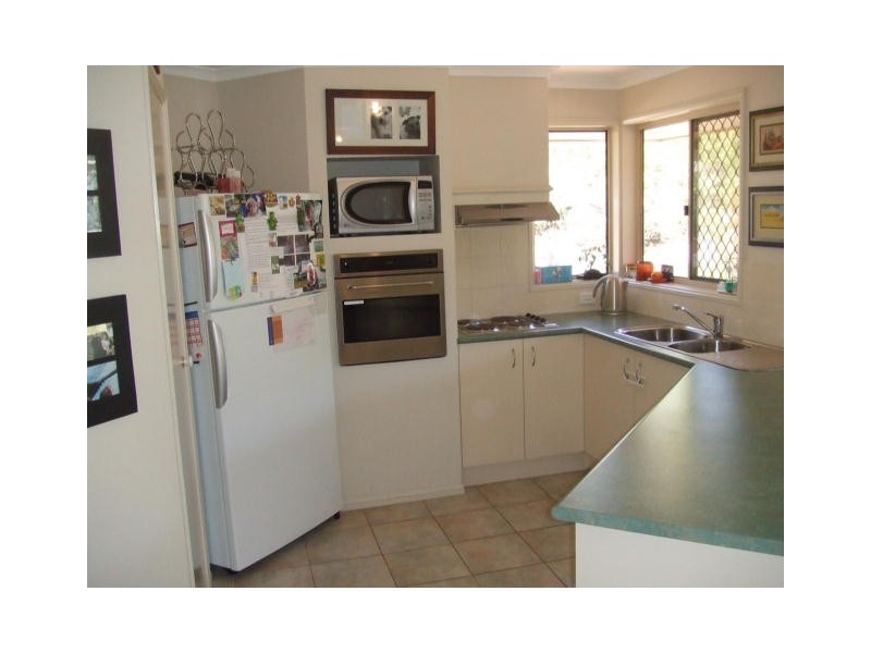 5 Hatutu Street, Pacific Pines QLD 4211