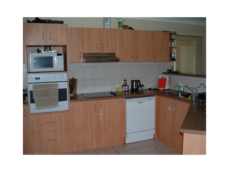 10 Atoli Rise, Pacific Pines QLD 4211