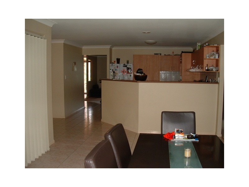 10 Atoli Rise, Pacific Pines QLD 4211