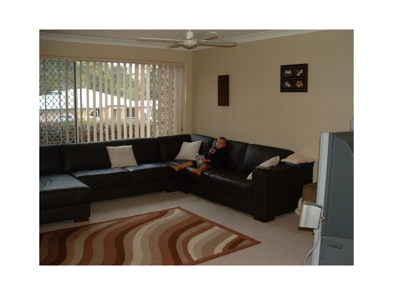 10 Atoli Rise, Pacific Pines QLD 4211