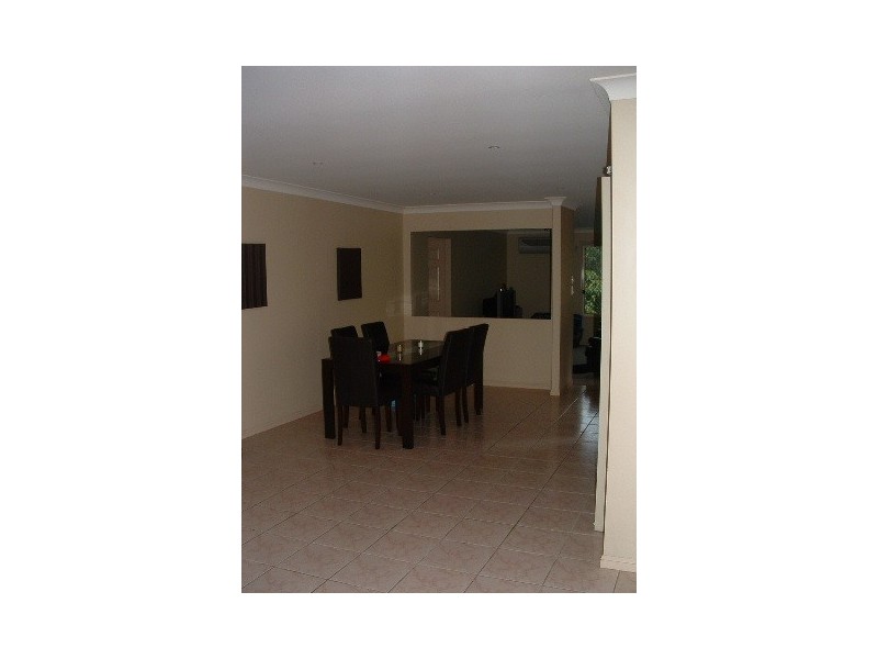 10 Atoli Rise, Pacific Pines QLD 4211