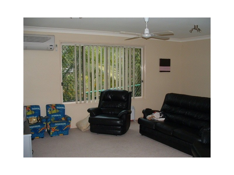 10 Atoli Rise, Pacific Pines QLD 4211