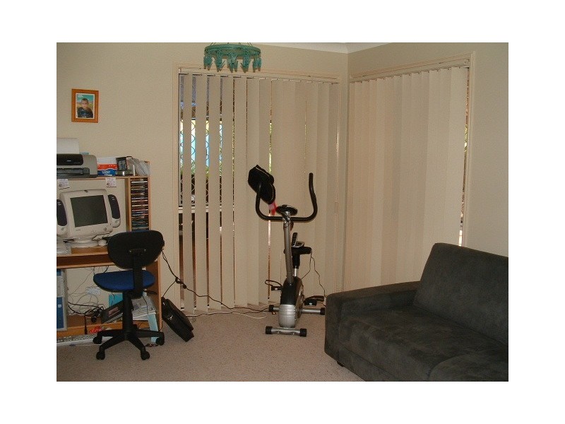 10 Atoli Rise, Pacific Pines QLD 4211