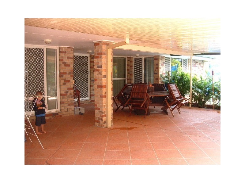 10 Atoli Rise, Pacific Pines QLD 4211